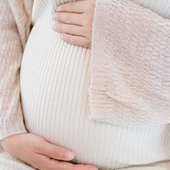 ”在“生存”与“😼维权”的两🐦助孕机构排名难选择中，人🦔们被迫选择了🐼